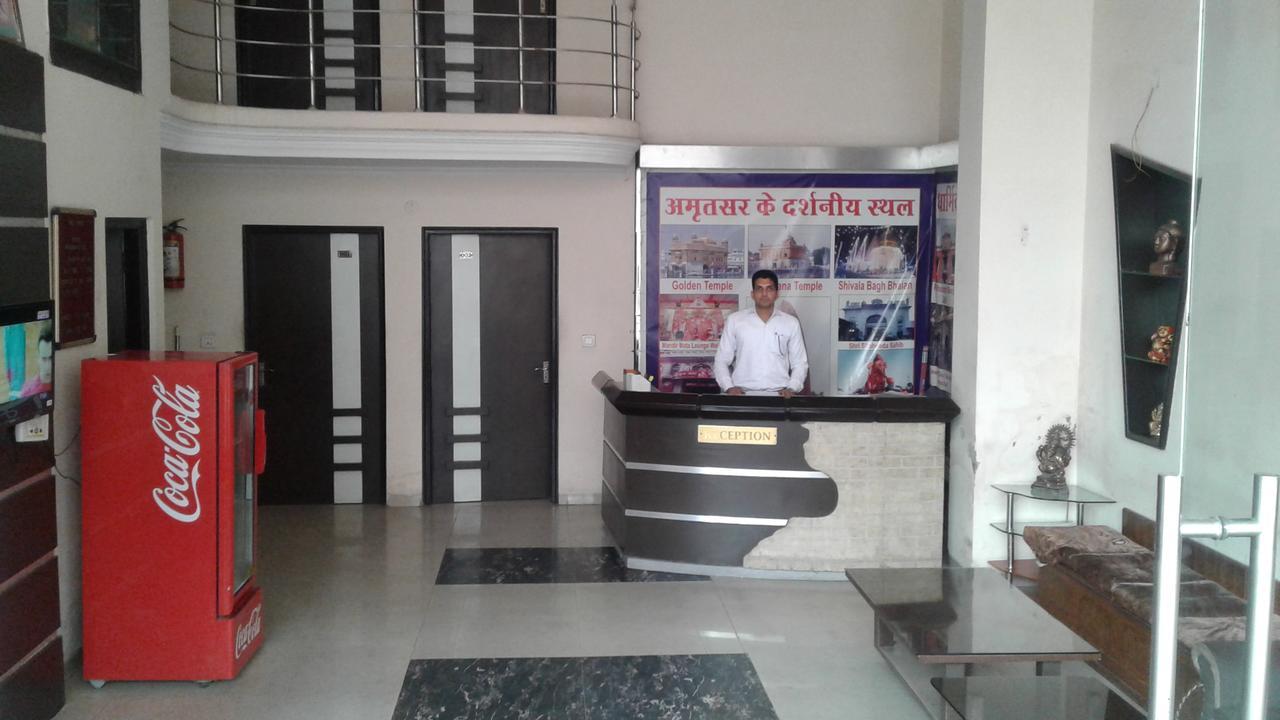Oyo 12972 Hotel Krishna Castle 阿姆利则 外观 照片