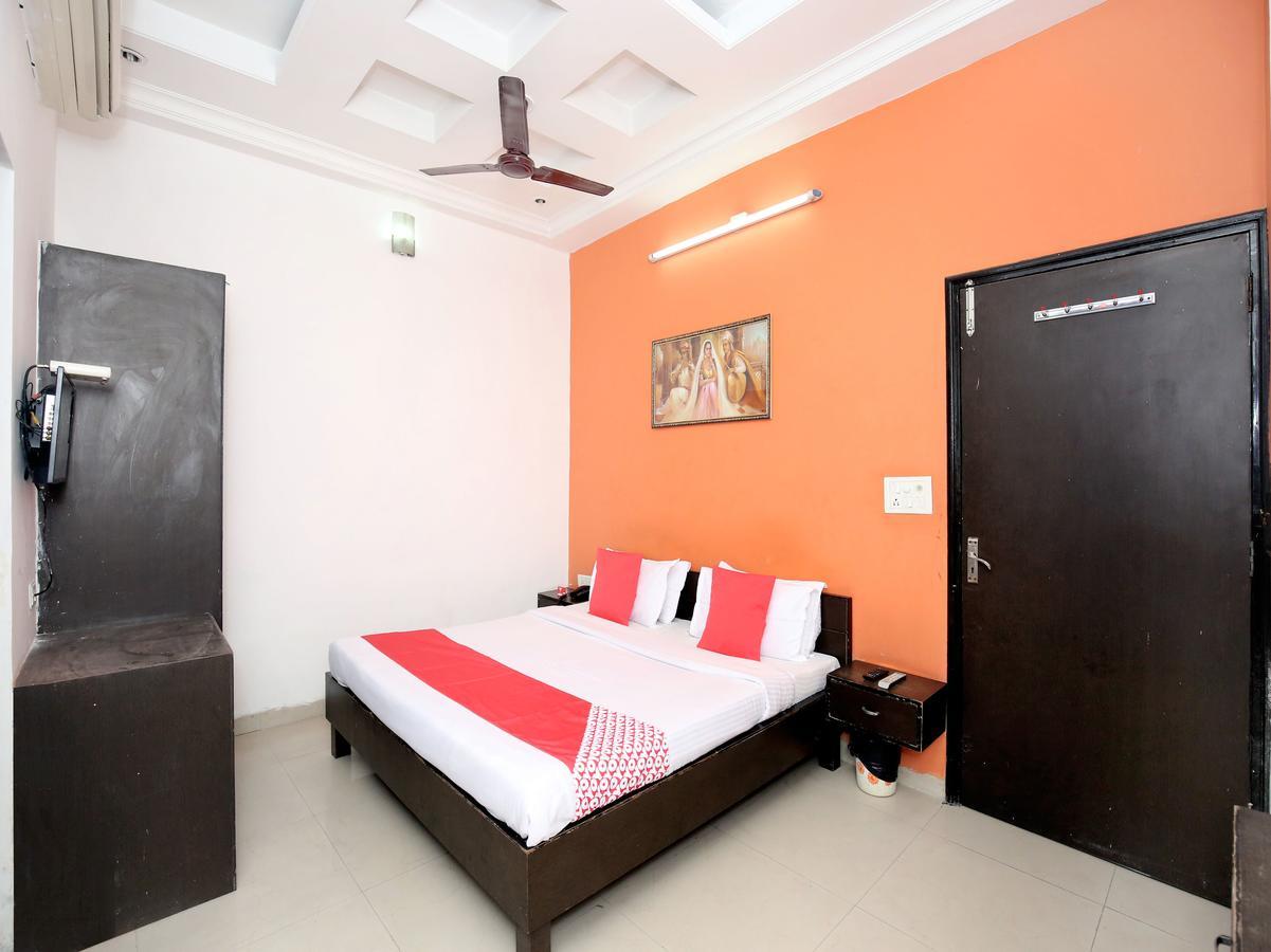 Oyo 12972 Hotel Krishna Castle 阿姆利则 外观 照片