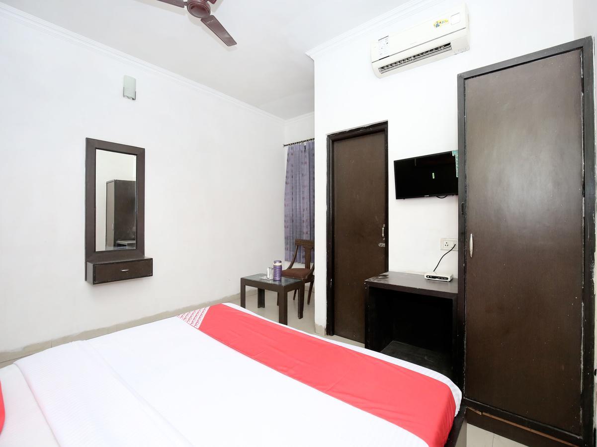Oyo 12972 Hotel Krishna Castle 阿姆利则 外观 照片