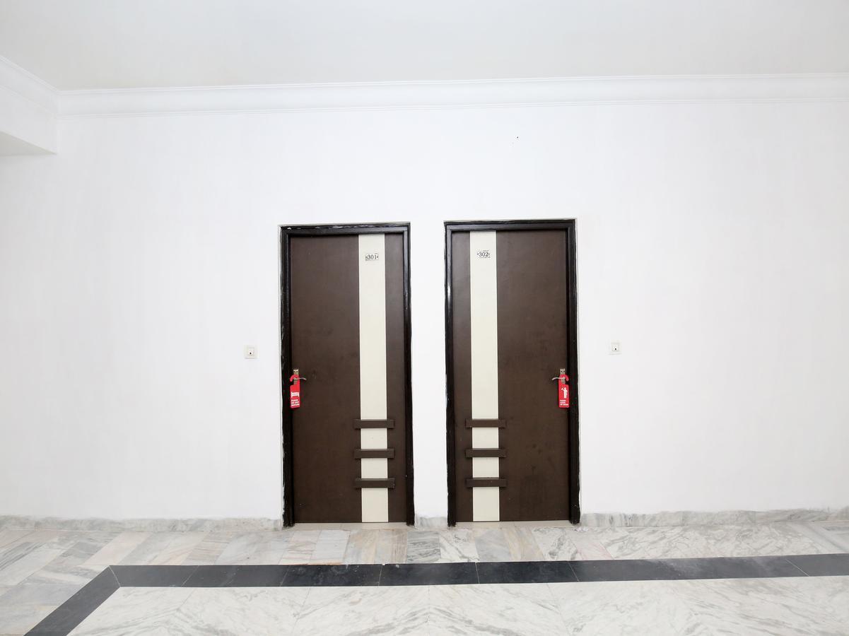 Oyo 12972 Hotel Krishna Castle 阿姆利则 外观 照片